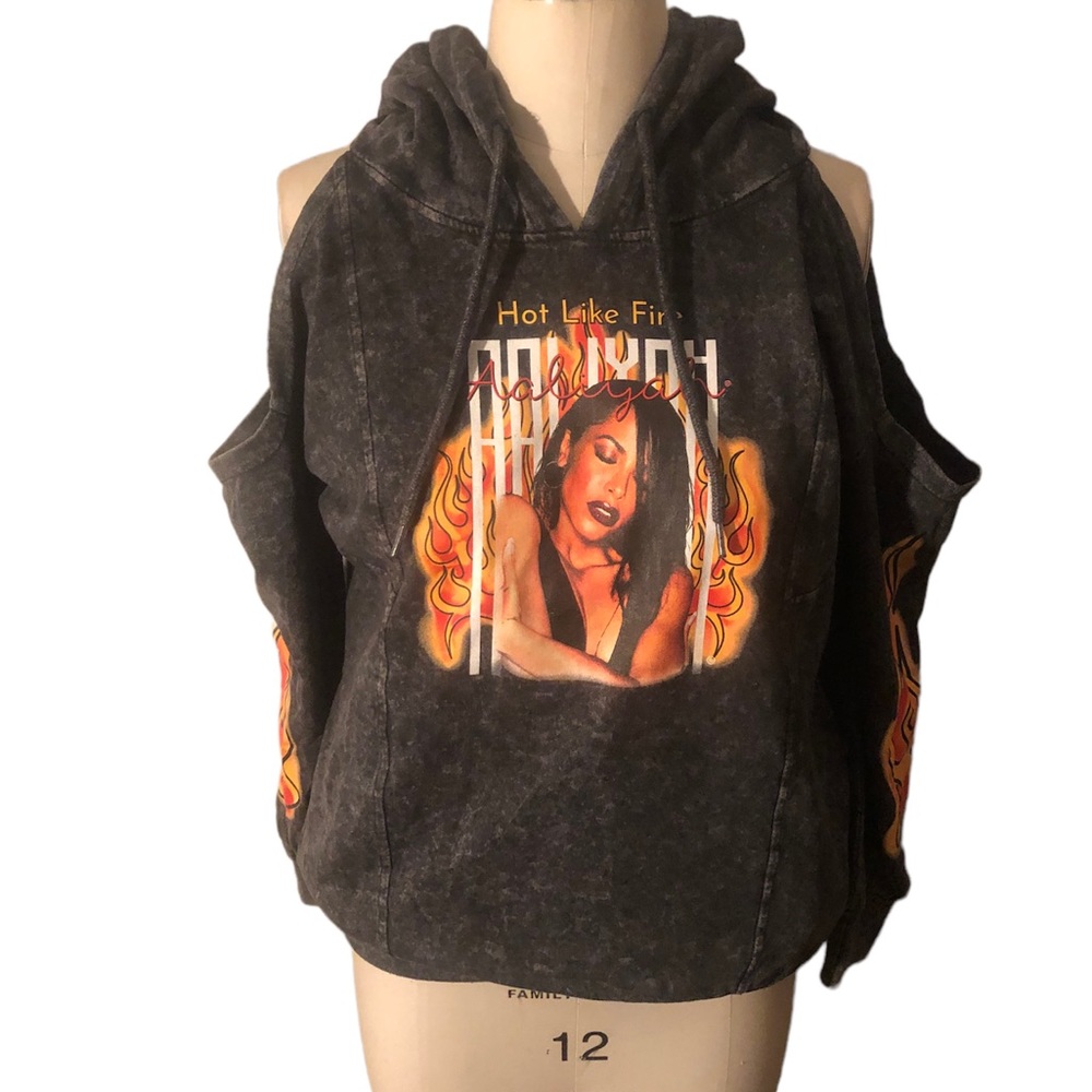 🔥🔥🔥Hot like Fire Aaliyah cold shoulder hoodie adult medium 🔥🔥🔥
